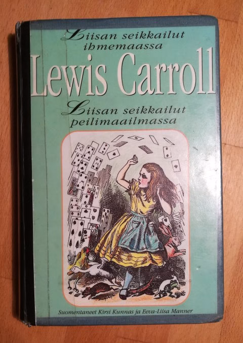 Kirja-arvostelu Liisa Ihmemaassa